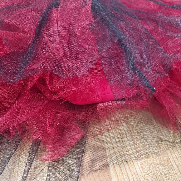 Kids Girls Cute Little Red & Black Ballerina Costume - Picture 4 of 9